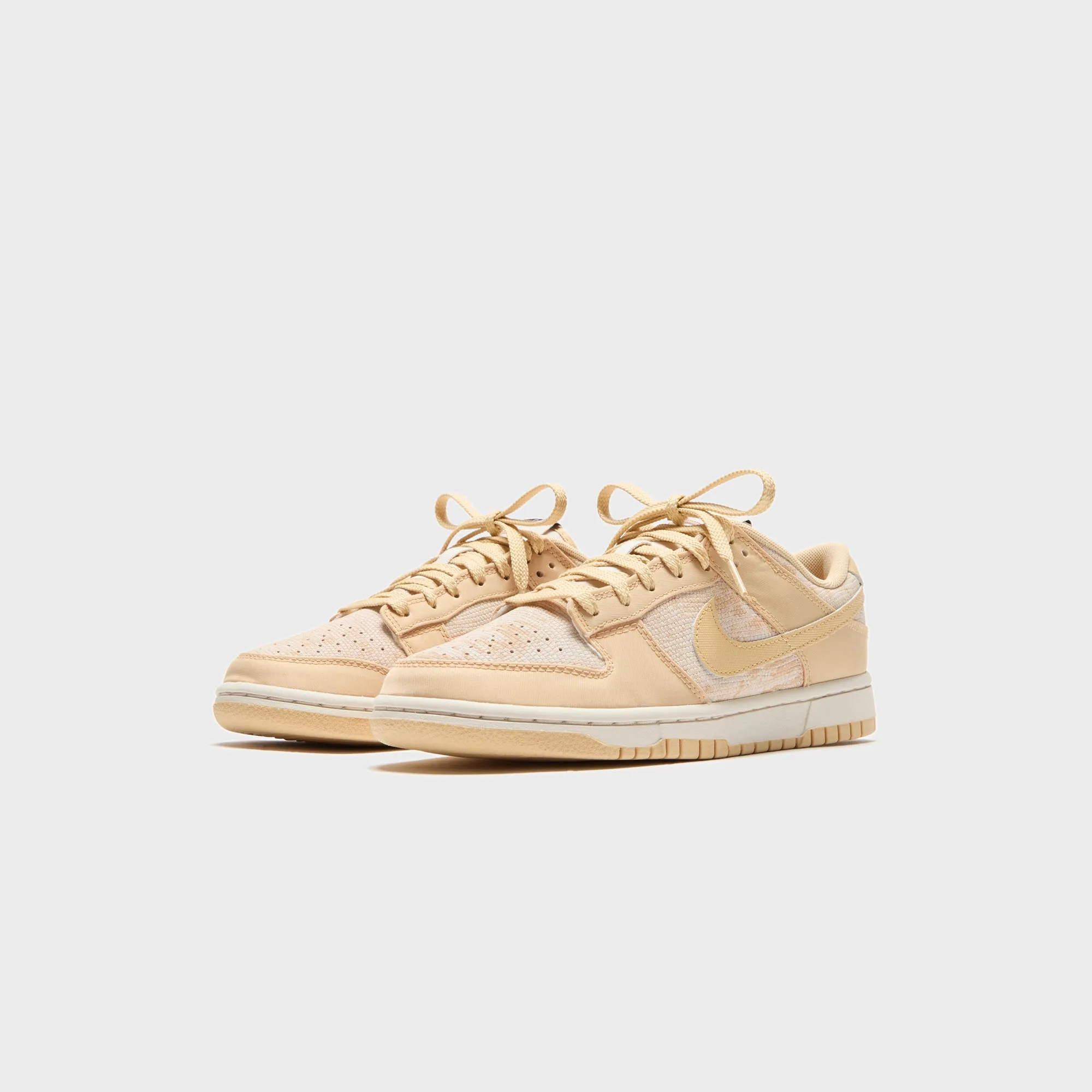 Nike Wmns Dunk Low - Light Orewood Brown / University Red / Black / Sesame Shatter - Resistant