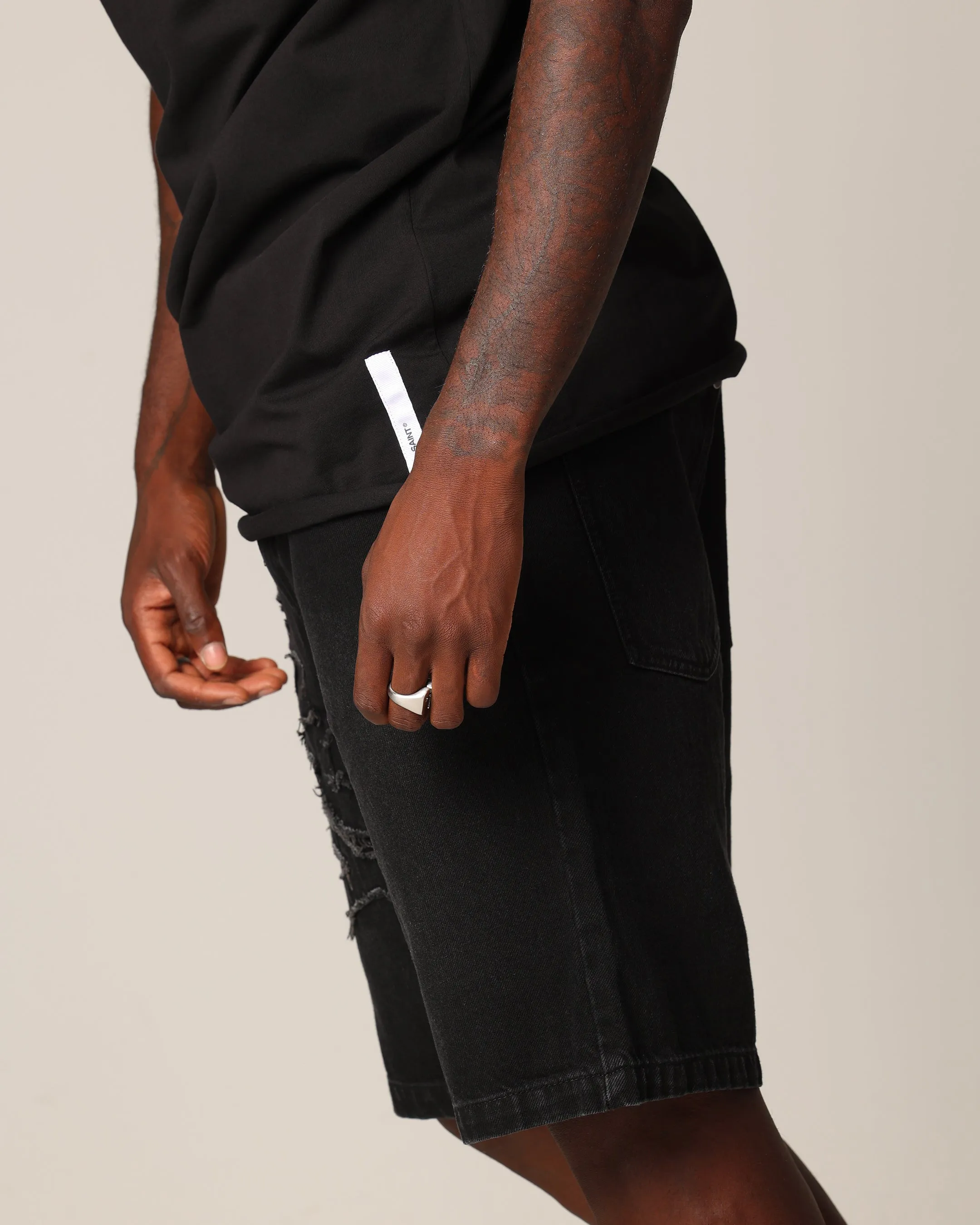 Saint Morta Shorts en Jean à Motif Demi-Crâne Lavé Noir
