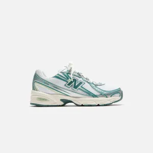 Lightweight Technology Comfortable Contrast New Balance 740 - White / Marsh Green / Sea Salt