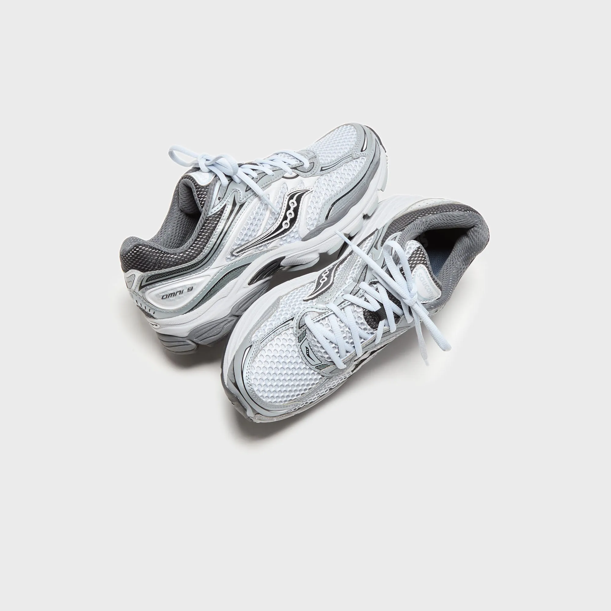 Slip Resistant And Flexible Upper Design Style Saucony Progrid Omni 9 - Microchip