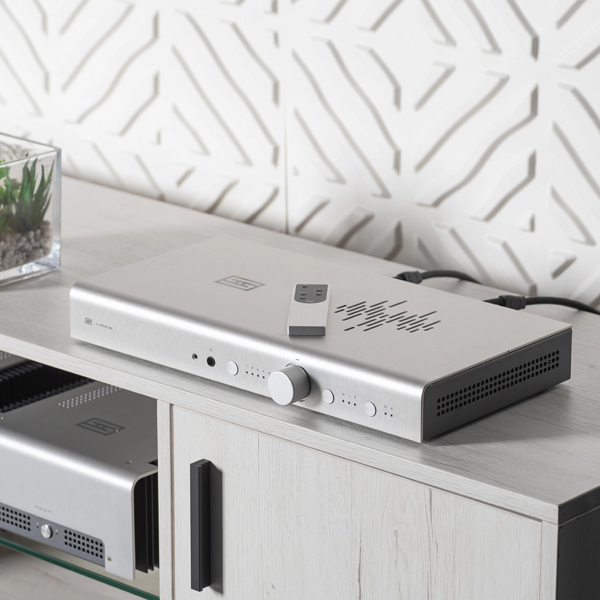 Schiit Audio Kara F Preamp & Headphone Amplifier