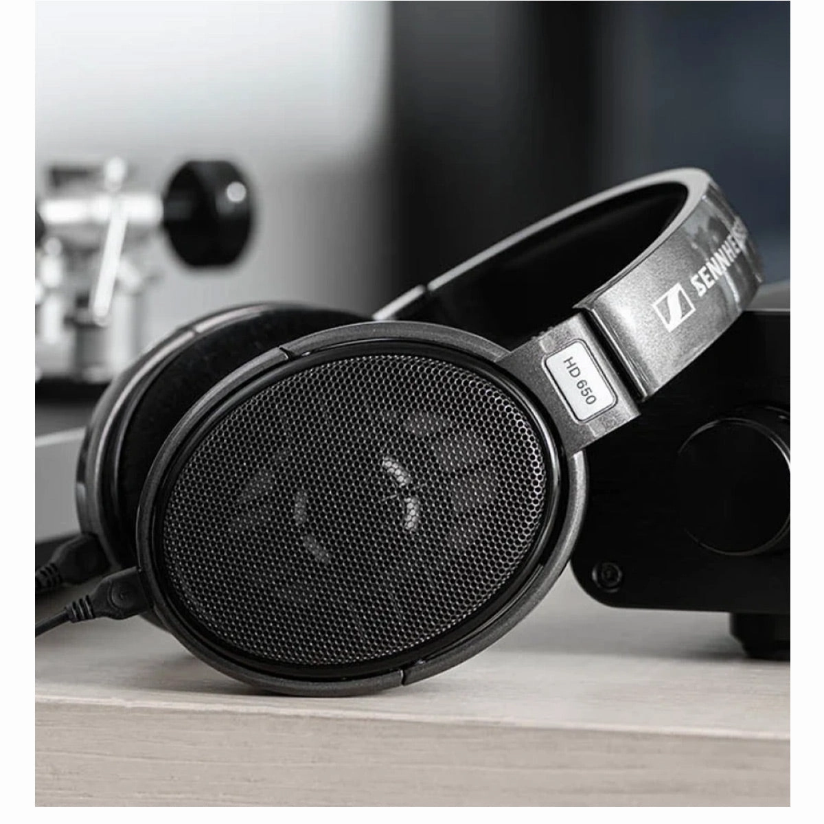 Sennheiser HD 650 Open Dynamic Wired Headphones with Adapter
