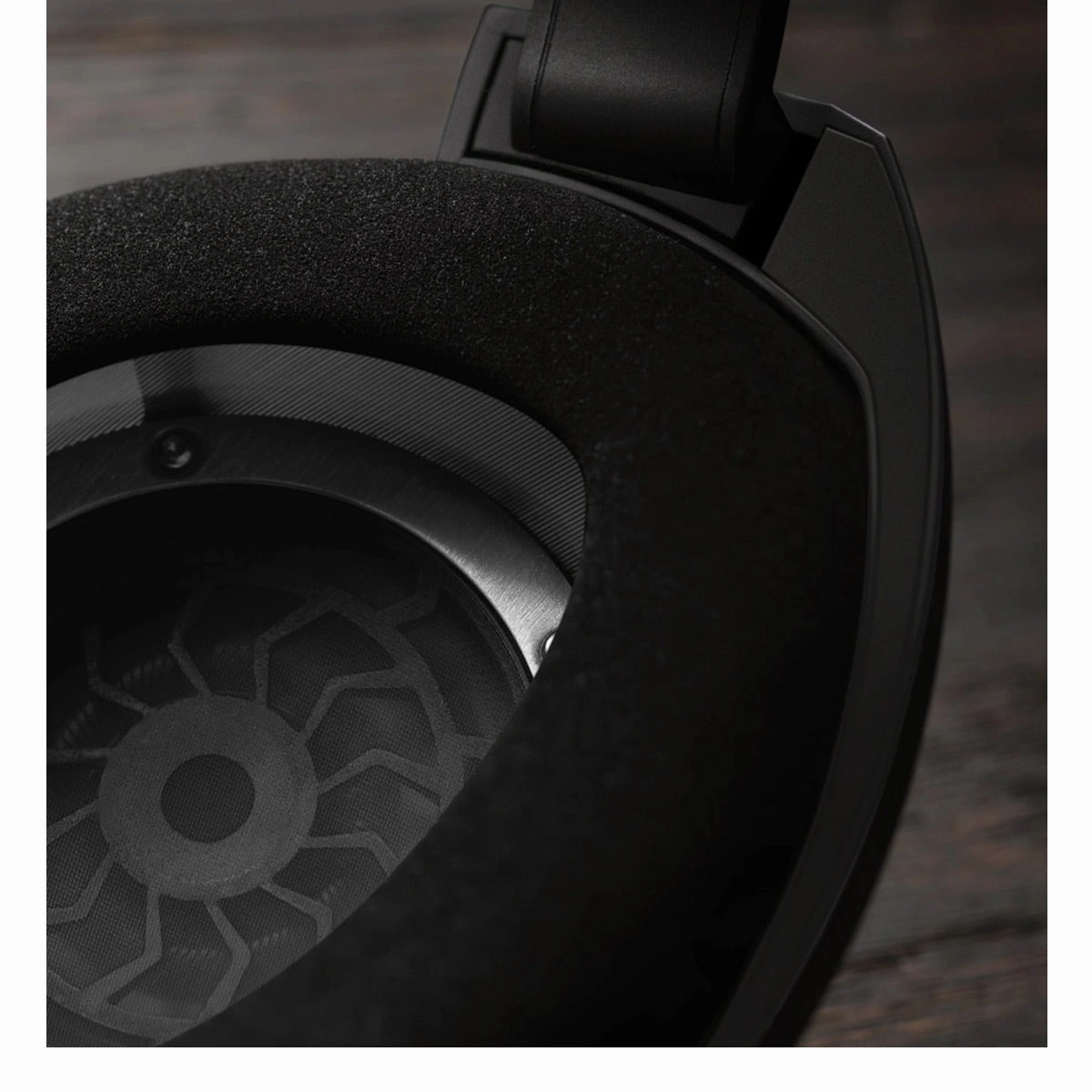 Sennheiser HD 800 S Open-Back Audiophile Headphones and HDV 820 Reference Headphone Amplifier/DAC Bundle