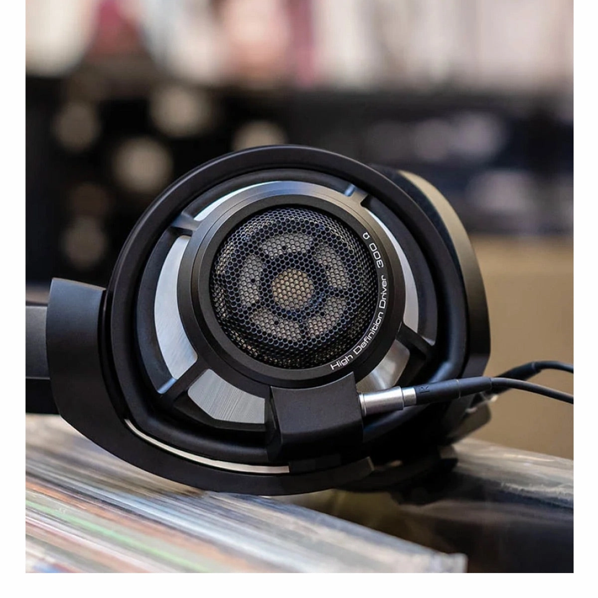 Sennheiser HD 800 S Open-Back Audiophile Headphones and HDV 820 Reference Headphone Amplifier/DAC Bundle