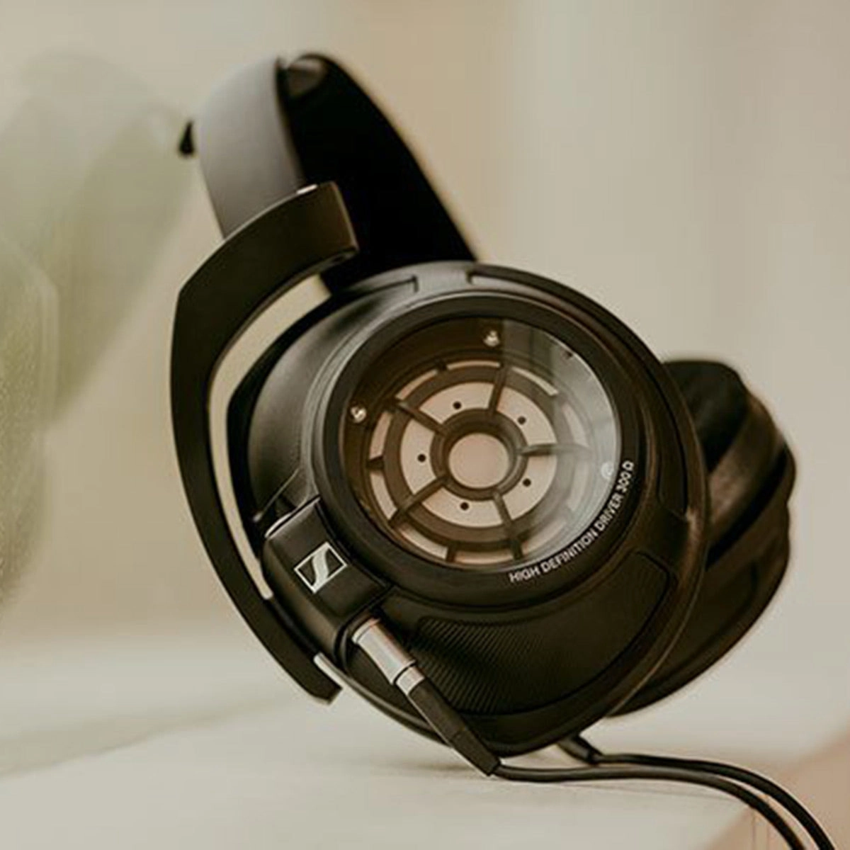 Sennheiser HD 820 Over-Ear Closed-Back Headphones (Black)
