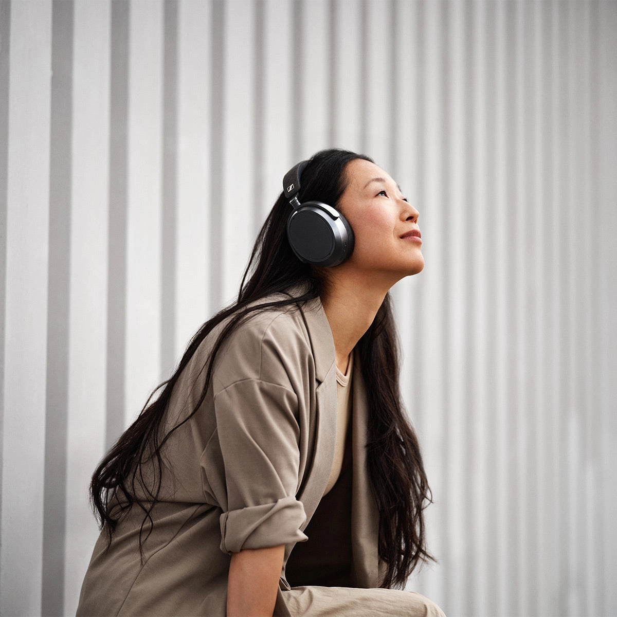 Sennheiser MOMENTUM 4 Wireless Bluetooth Over-Ear Headphones with Adaptive Noise Cancellation (Graphite)