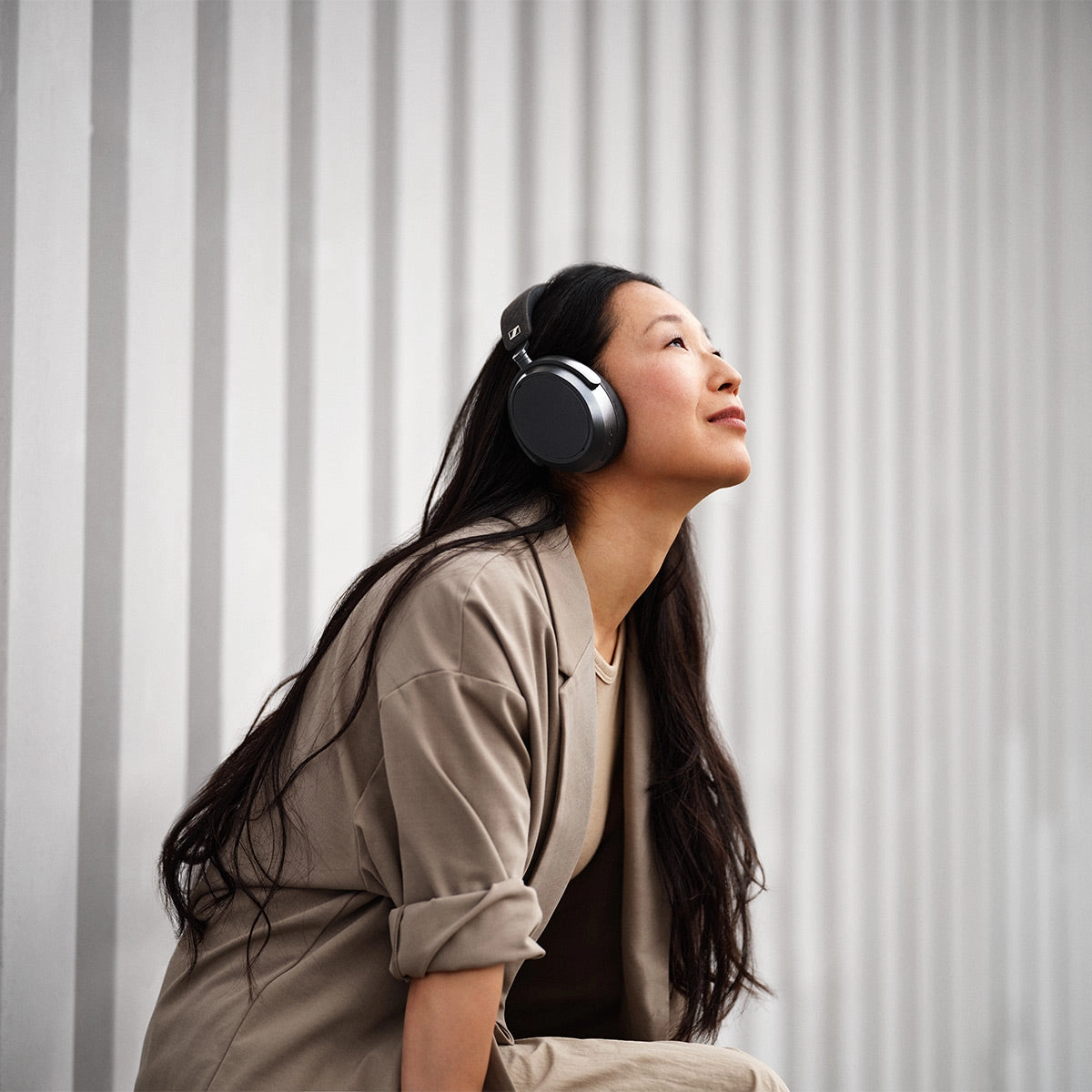 Sennheiser MOMENTUM 4 Wireless Bluetooth Over-Ear Headphones with Adaptive Noise Cancellation (Graphite)