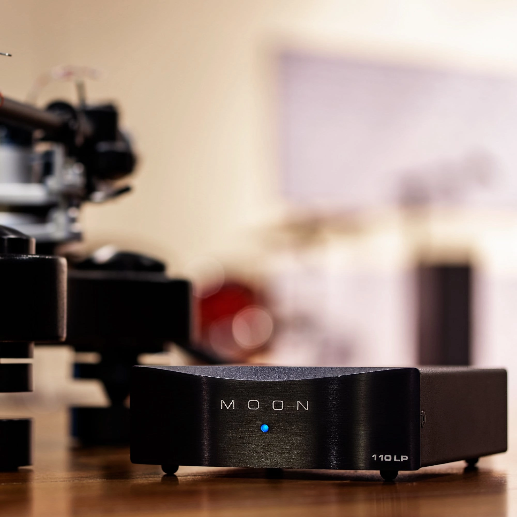 Simaudio MOON 110LP V2 MM/MC Phono Preamplifier