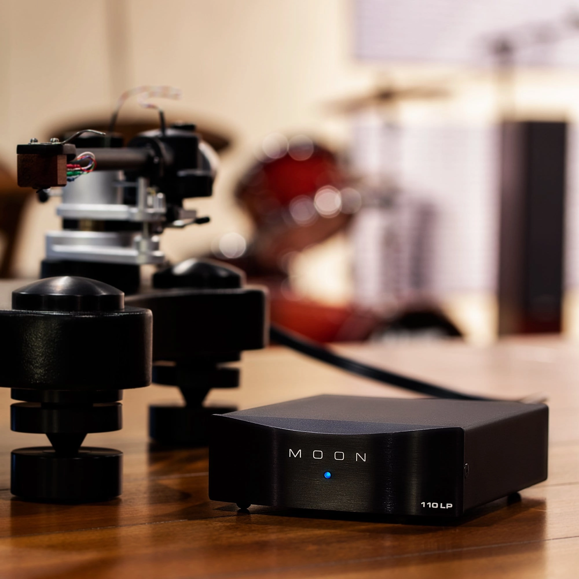 Simaudio MOON 110LP V2 MM/MC Phono Preamplifier
