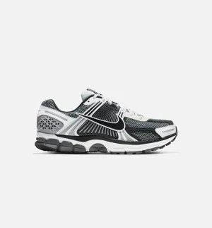Geometric Design Zoom Vomero 5 Black And Metallic Silver Mens Lifestyle Shoe - Black/Silver