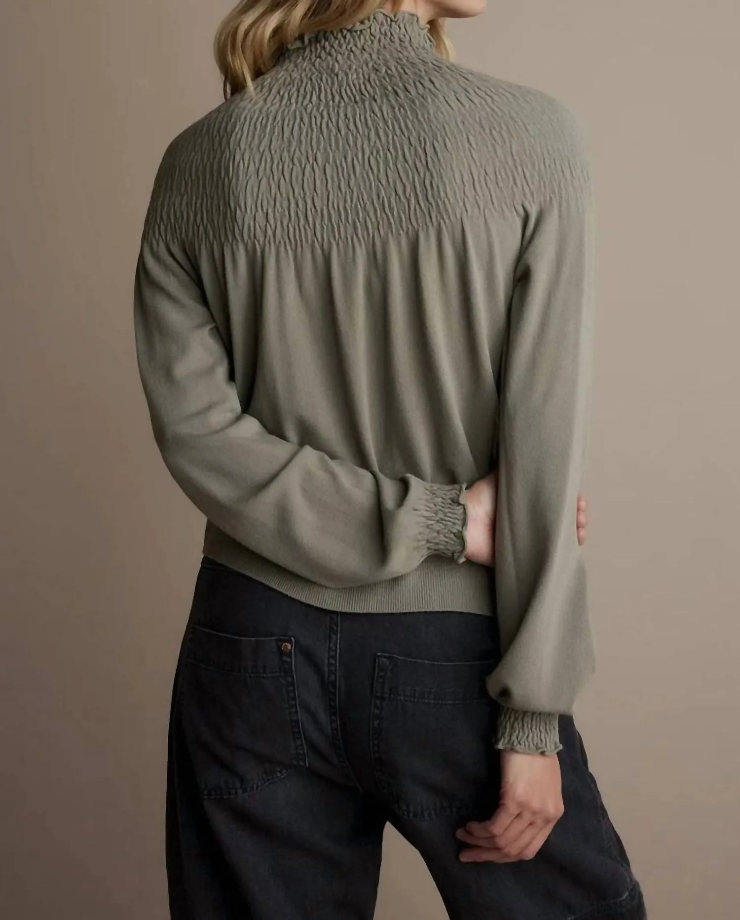 Pull smocké en argile