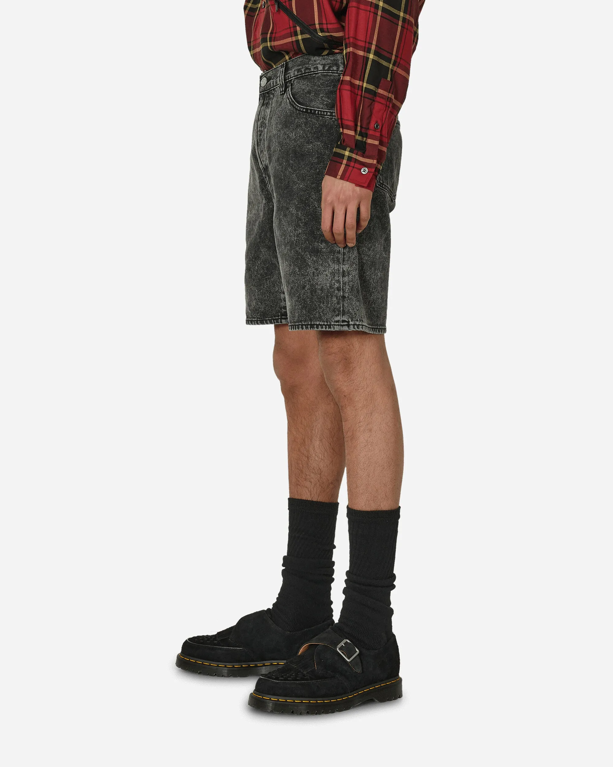 Smooth Back Seams Well-Outlined Acid Wash Denim Shorts Black