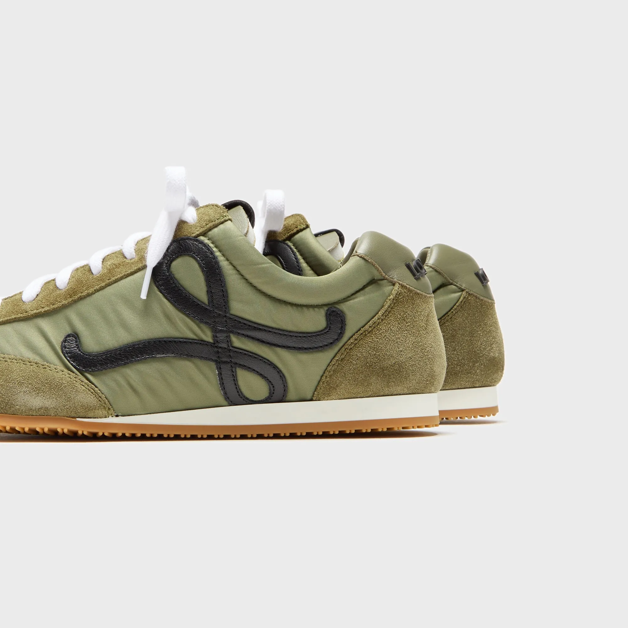 Comfortable Skateboard Wading Shoes Being Your Best Self Loewe Ballet Runner 2.0 - Light Khaki