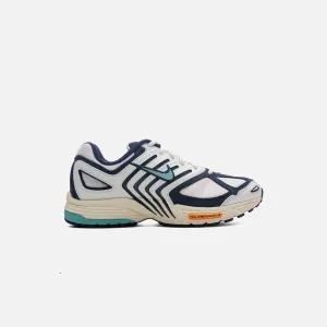 Nike Air Pegasus 2K5 - Sail / Green Frost / Coconut Milk Iconic