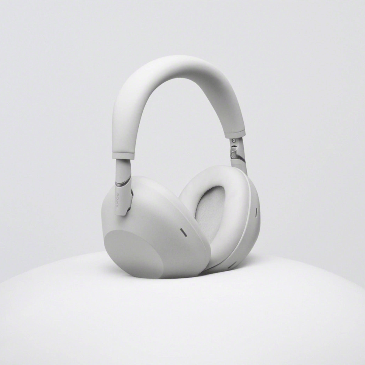 Sony WH-1000XM6 Wireless Noise Cancelling Over Ear Headphone Bundle with gSport Case (Silver)