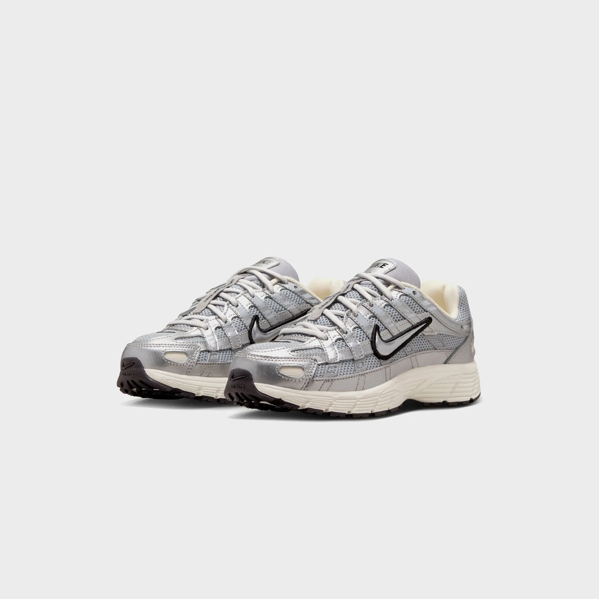 Elastic Bow Nike P-6000 - Metallic Silver / Black / Pale Ivory