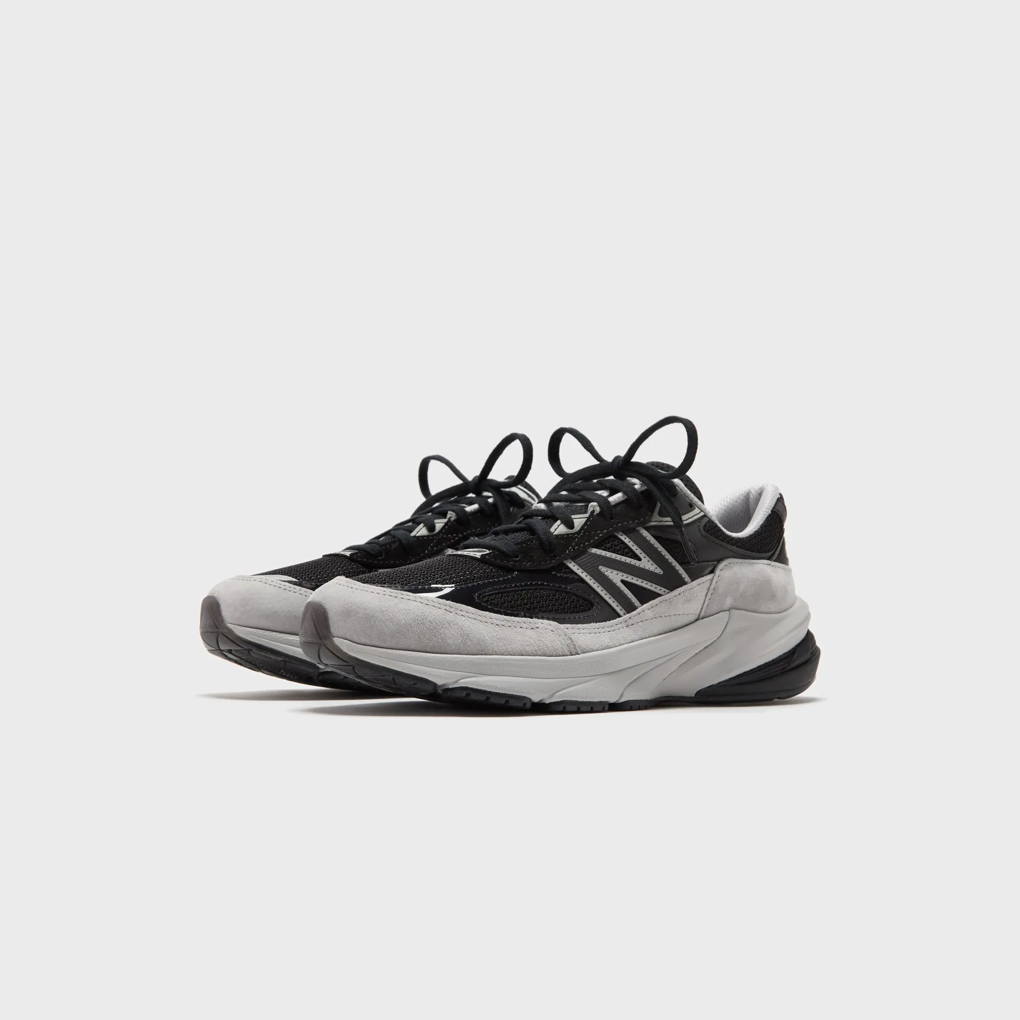 No Limits, Just Style New Balance Made In Usa 990V6 - Black / Grey
