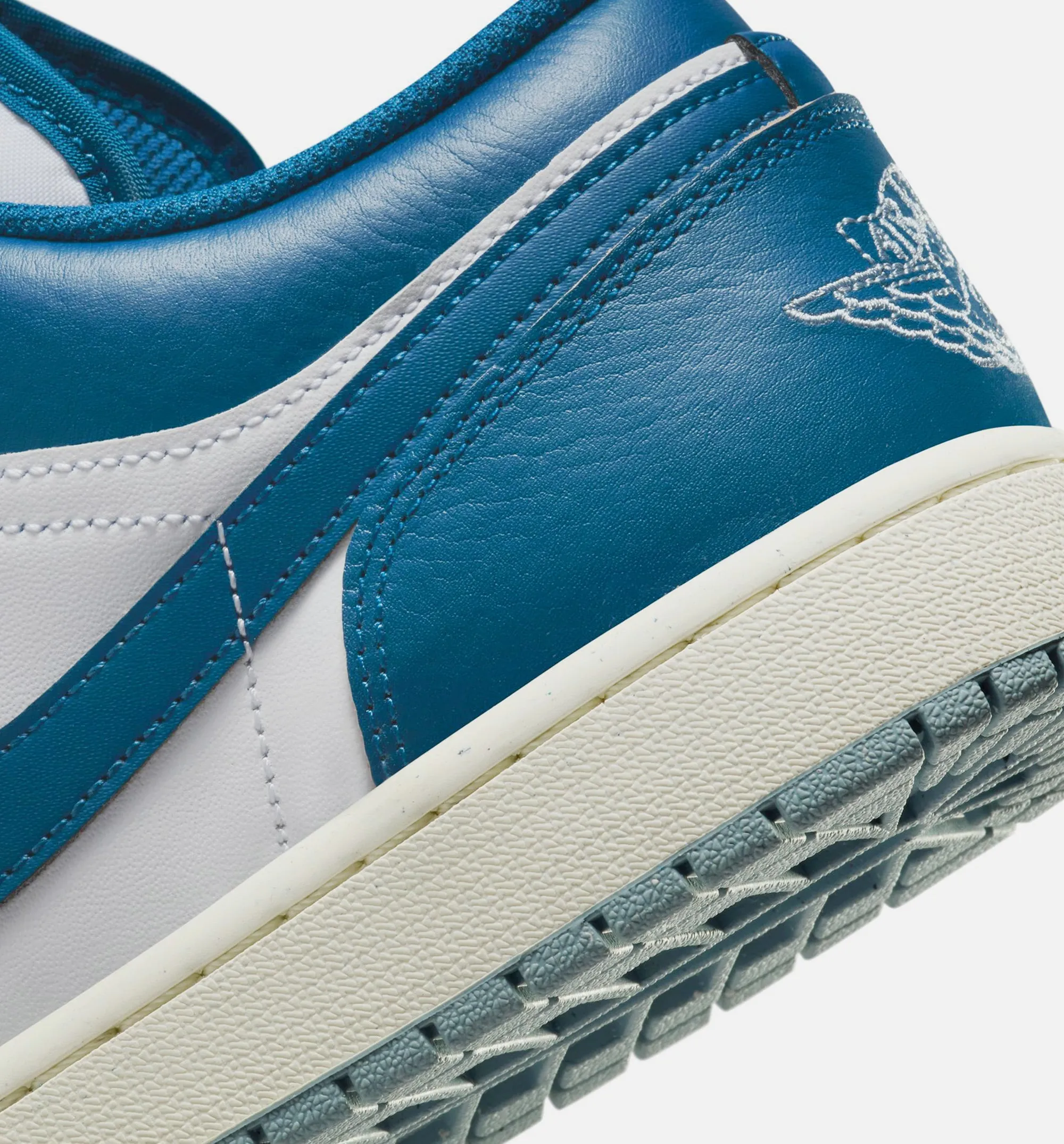 Flexible Walk Air Jordan 1 Low Se Industrial Blue Mens Lifestyle Shoe - White/Blue Grey/Sail/Industrial Blue