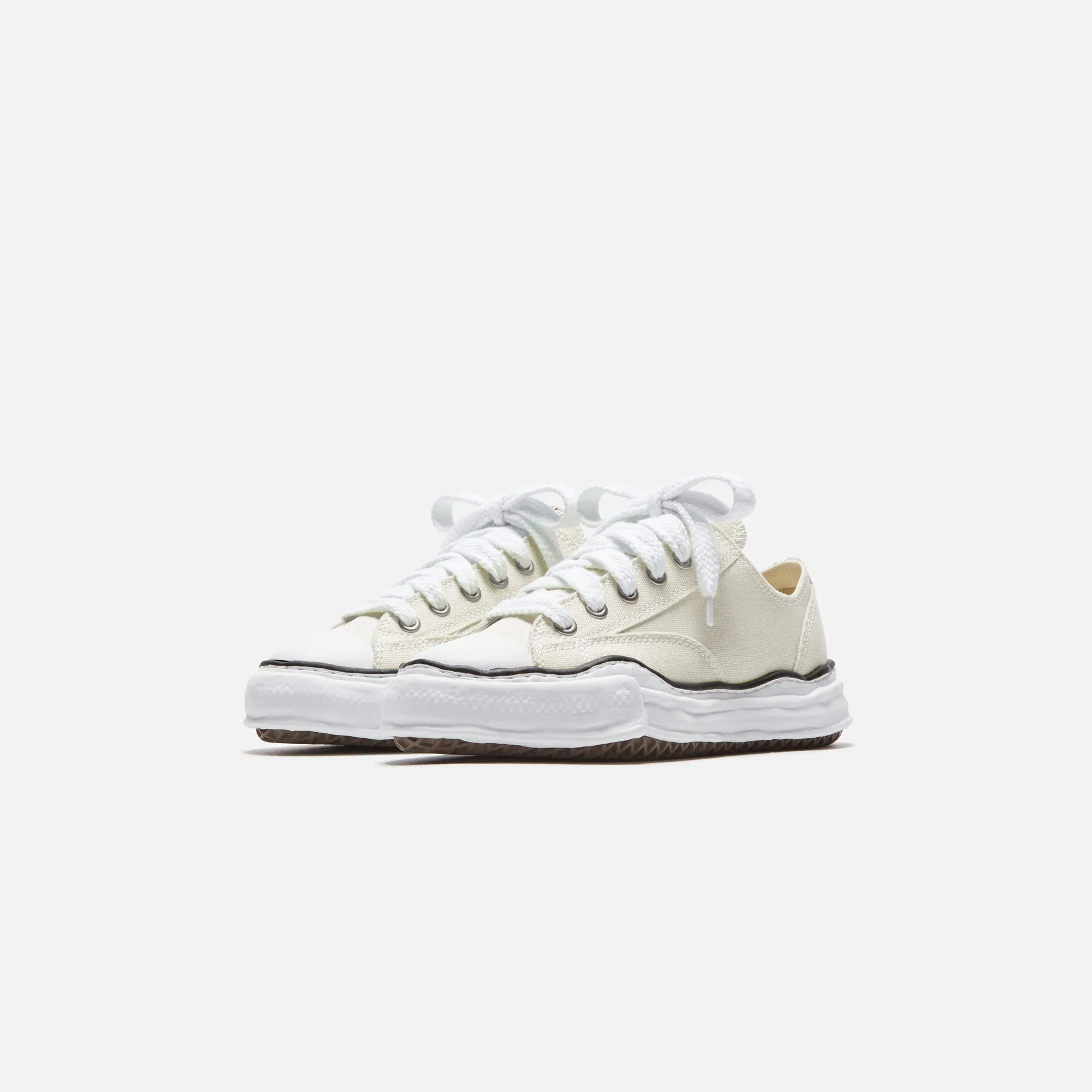 Own the Vibe Walk Tall Mihara Yasuhiro Peterson Low Og Sole Canvas - White