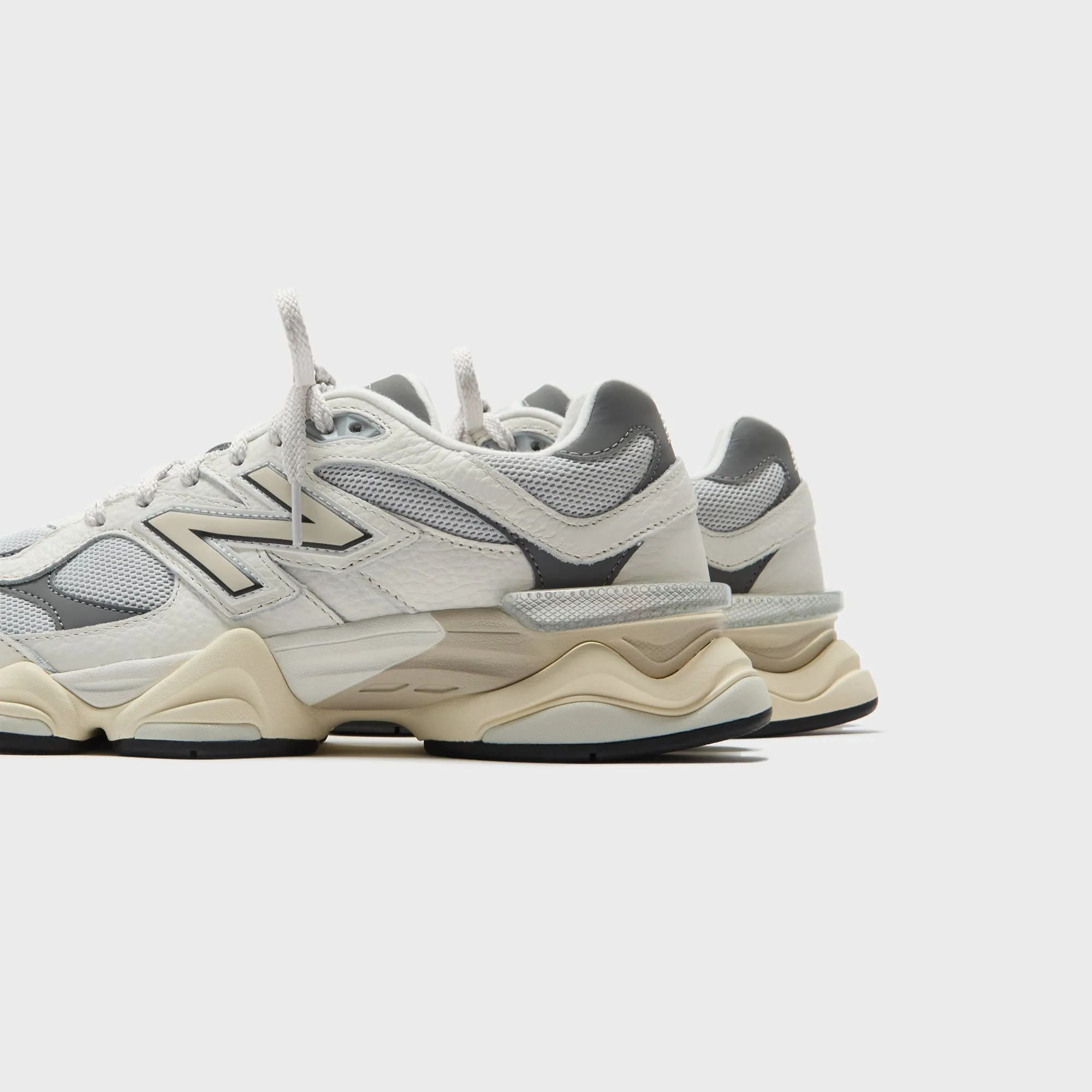 New Balance 9060 - Sea Salt Comfortable Foot Feeling Soft Interior Lining Design Design