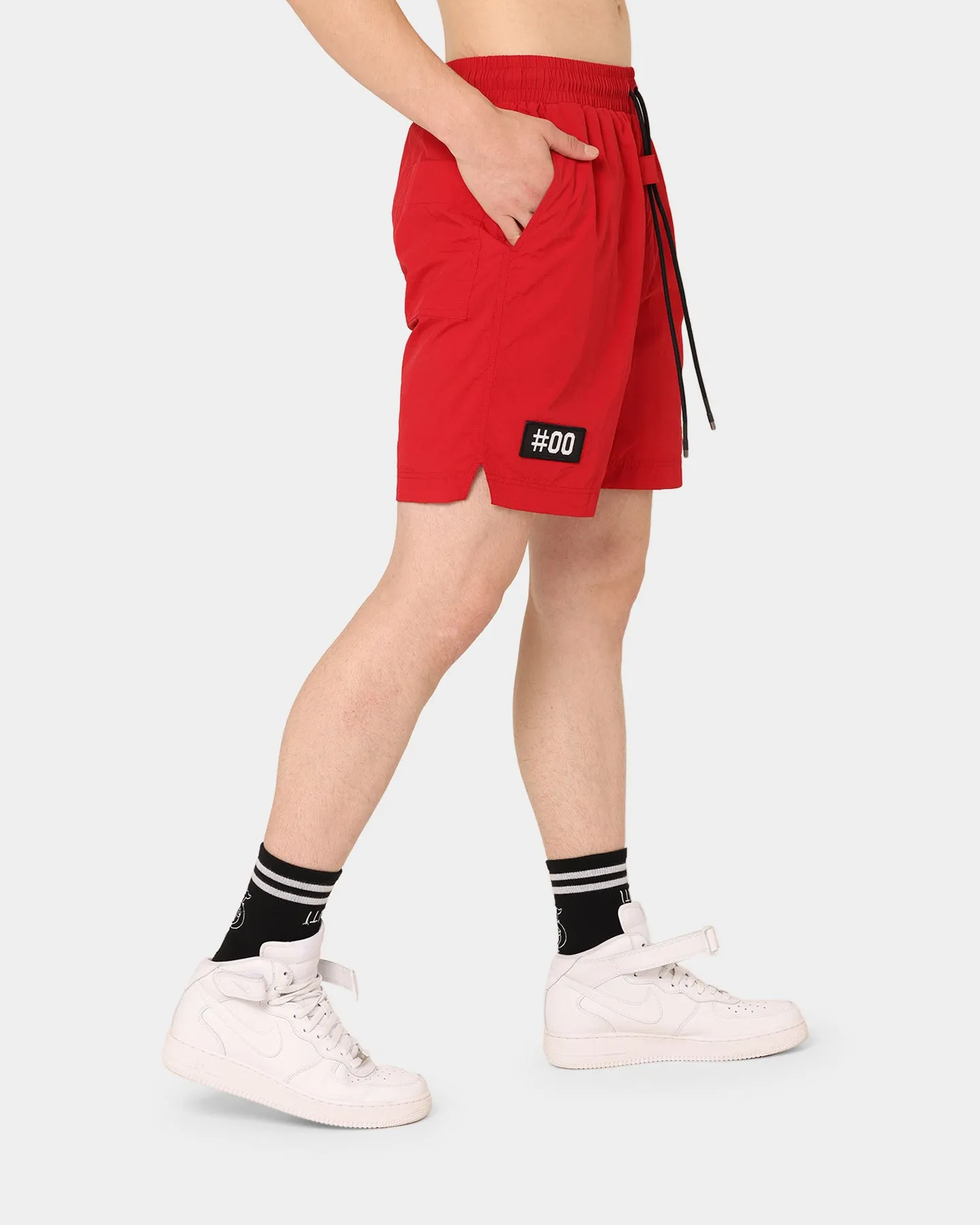 Le Short de Plage Antidote Anti-Ordre Rouge
