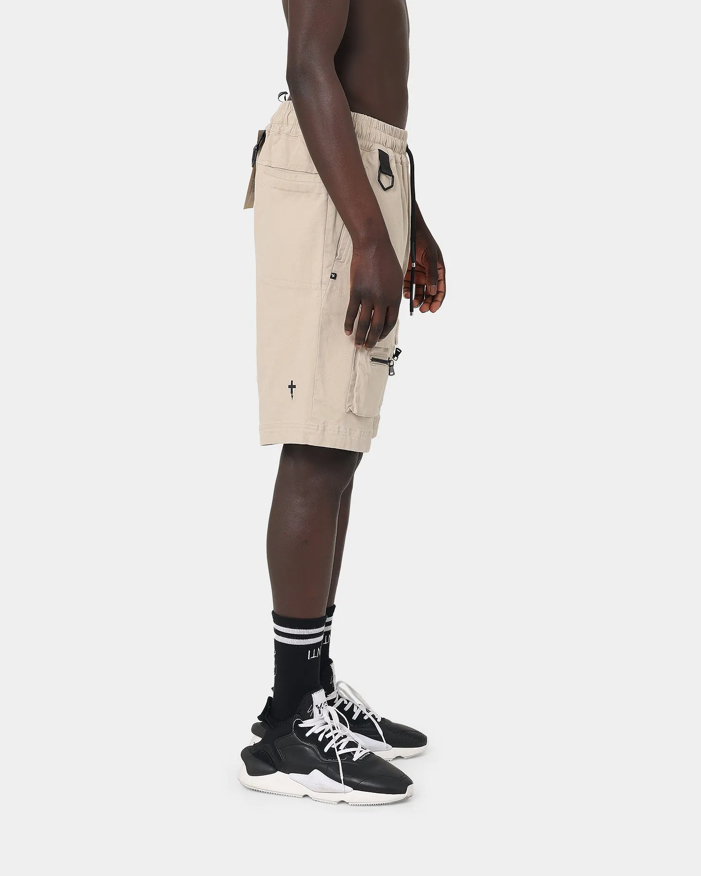 Le Short Cargo Centurion Anti-Ordre en Couleur Bone