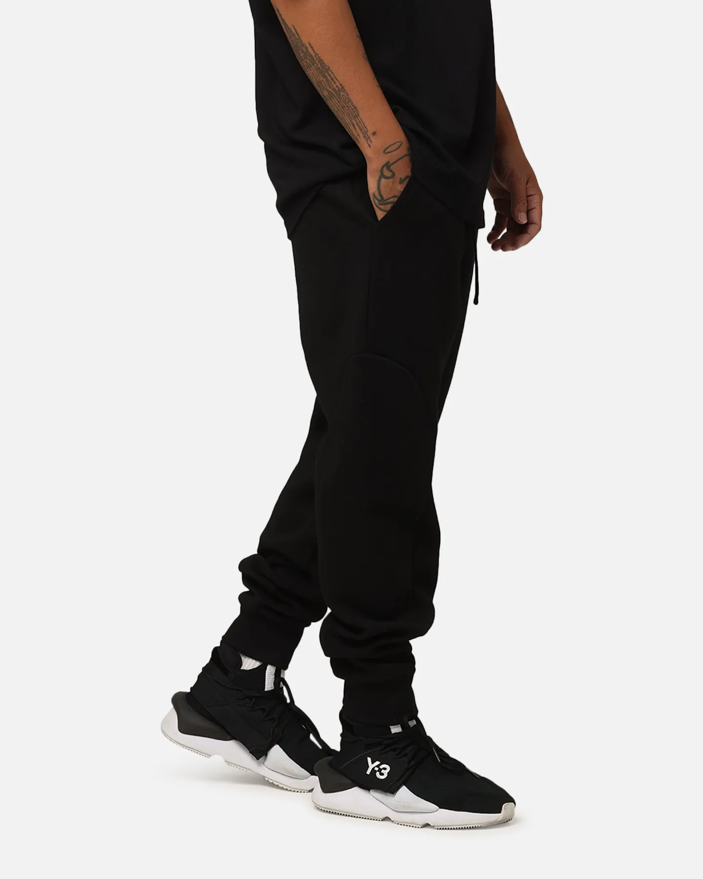 Le Jogger à Panneaux Anti-Ordre Noir