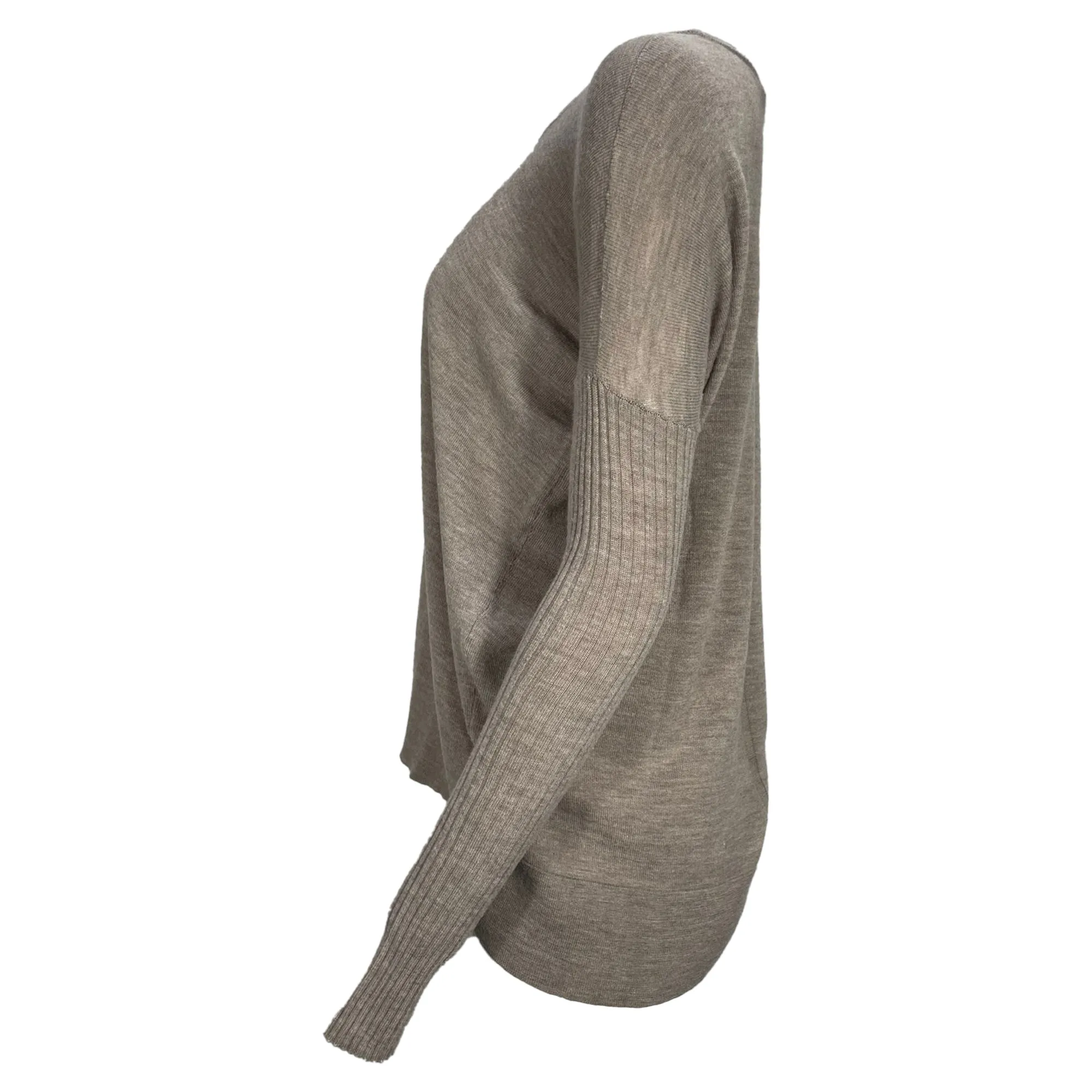 Le pull col rond The Row en laine marron