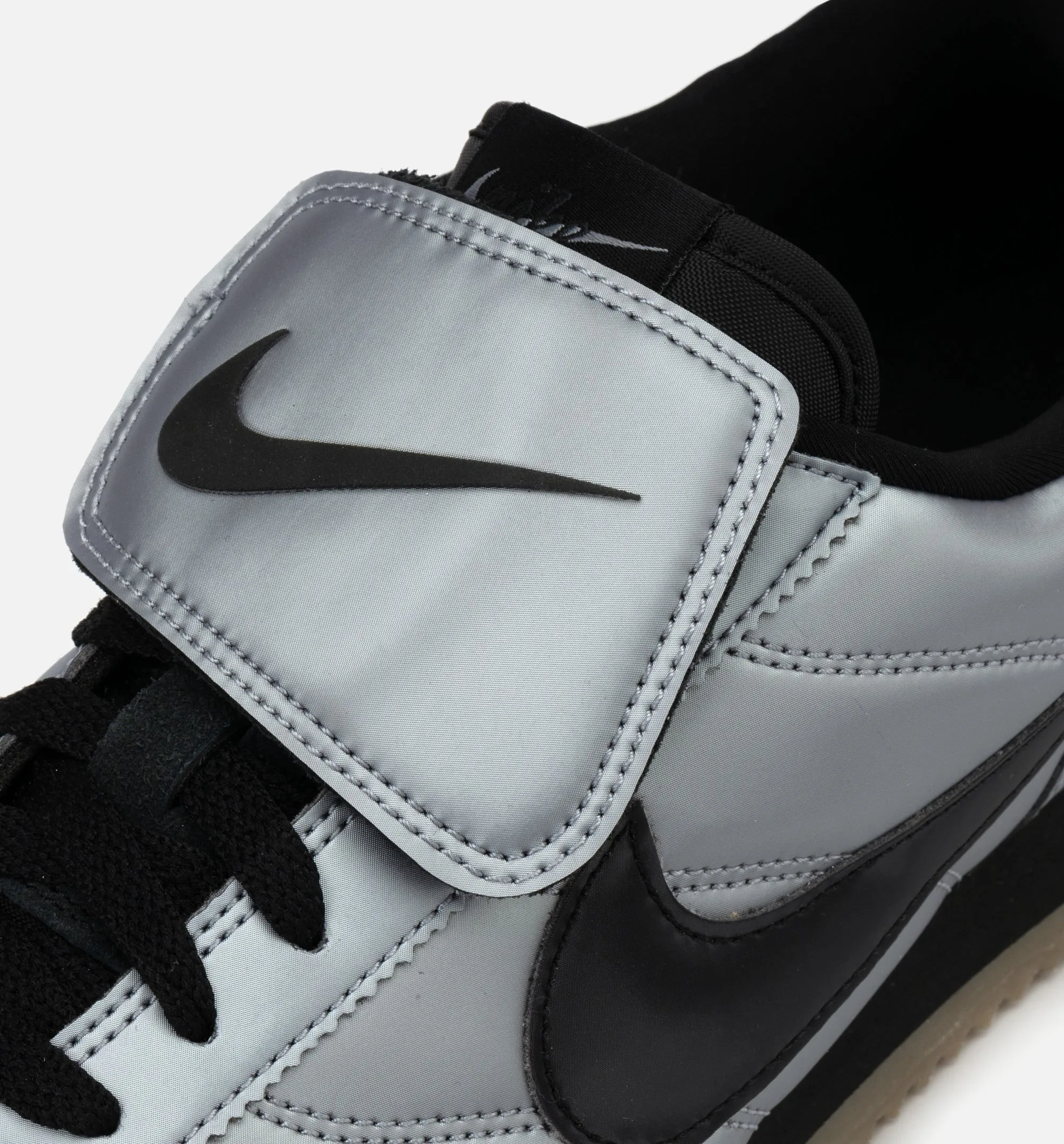 Making The World A Better Place Easy On And Off Design Cortez Leather Se Tiempo Pack Mens Lifestyle Shoe - Metallic Cool Grey/Black/Gum Dark Brown