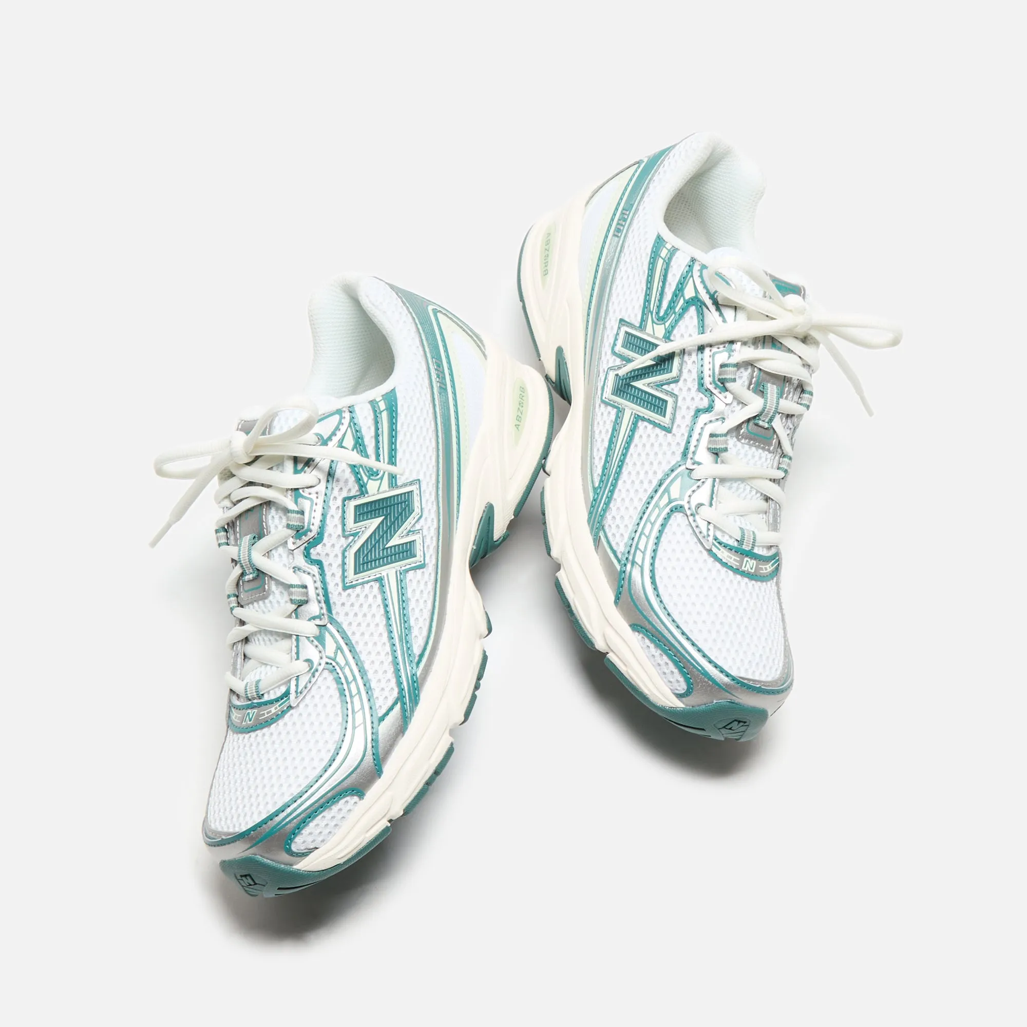 Unapologetically You Bring the Heat New Balance 740 - White / Marsh Green / Sea Salt