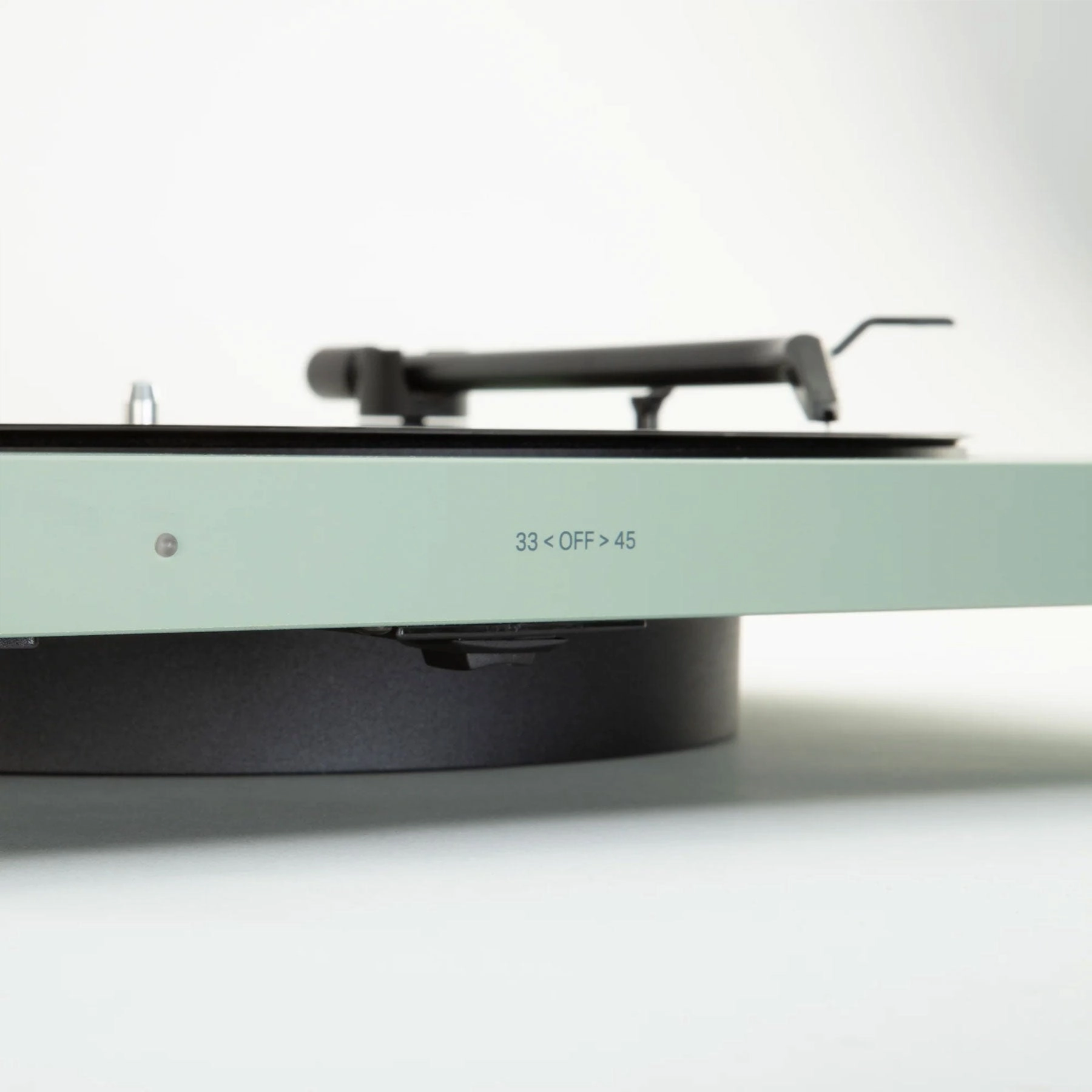 Tone Factory: Tone Turntable w/ Dustcover