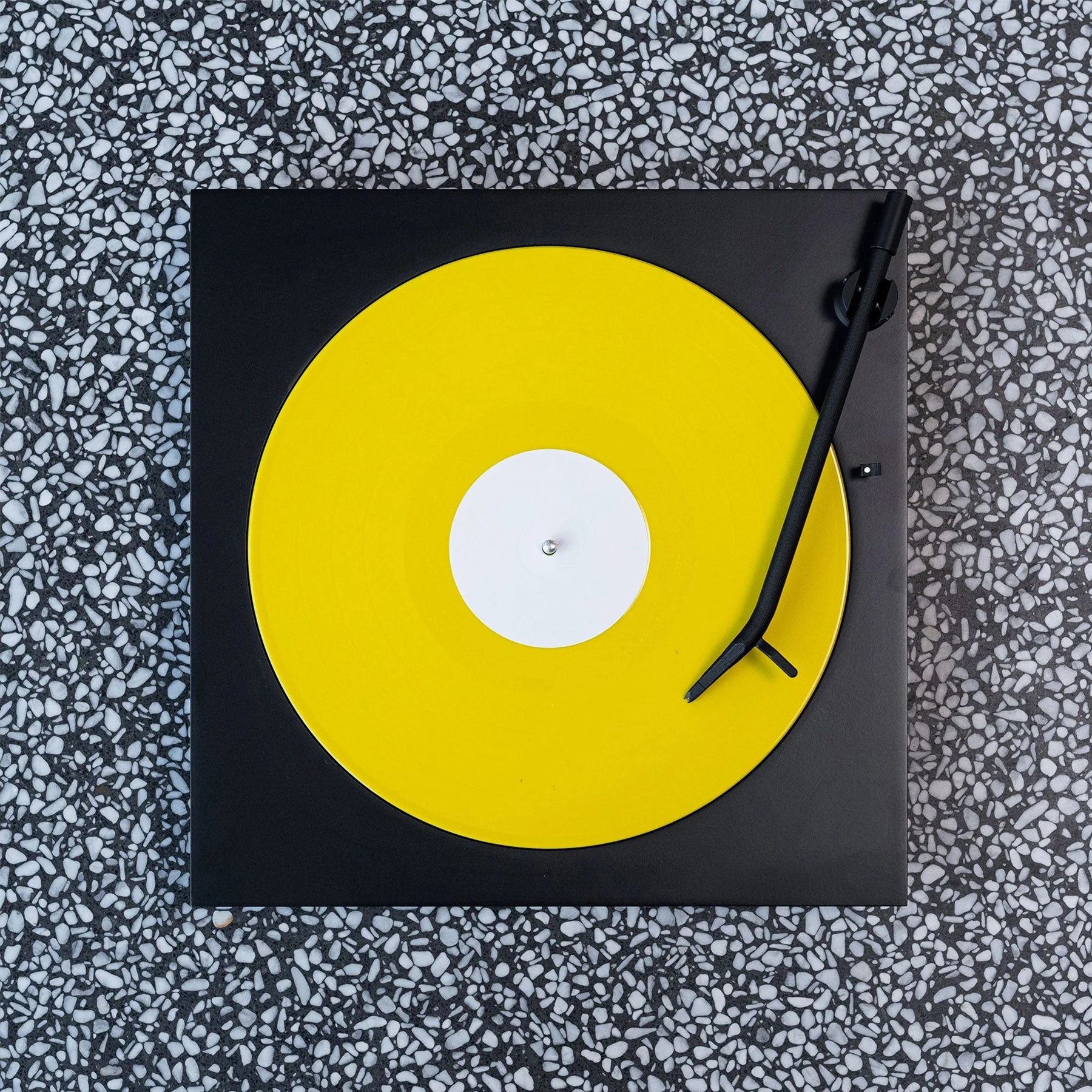Tone Factory: Tone Turntable w/ Dustcover