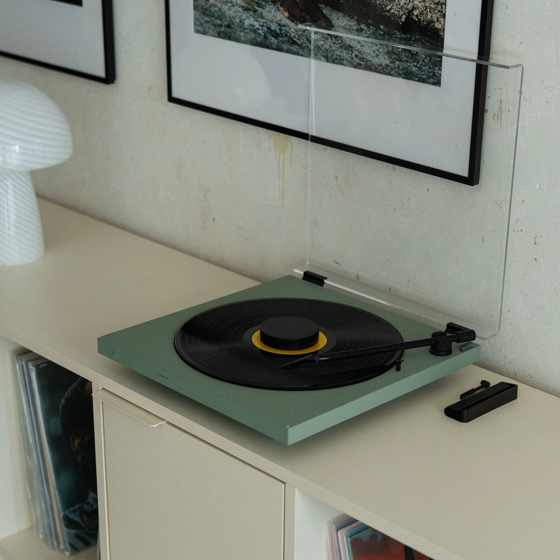 Tone Factory: Tone Turntable w/ Dustcover