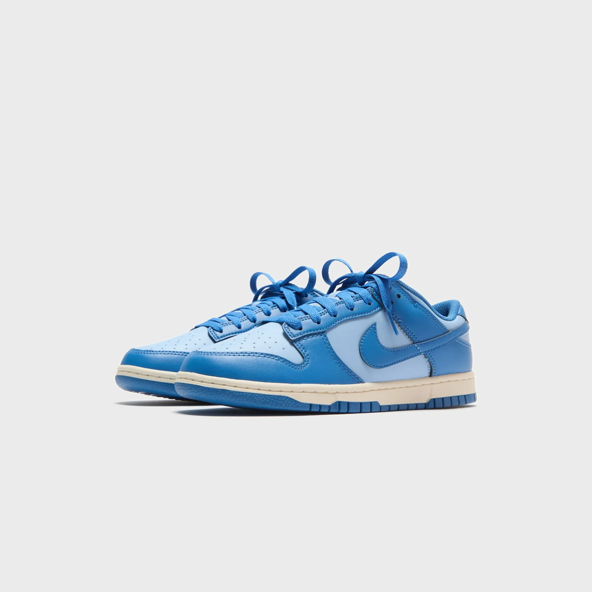 Nike Dunk Low Retro - Psychic Blue / Star Blue Gym Shoes Turning