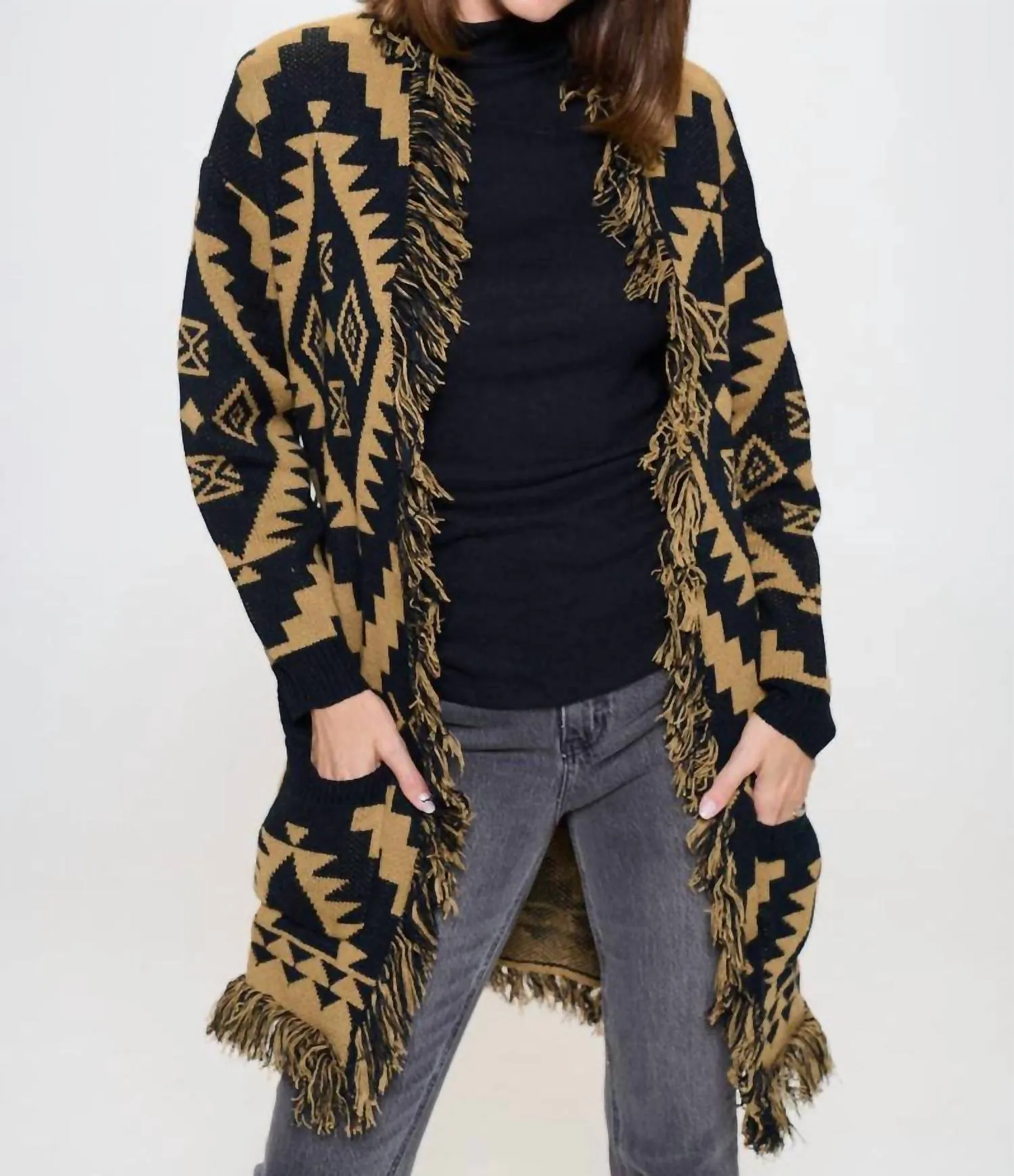Cardigan à imprimé tribal avec franges et lien en taupe/noir