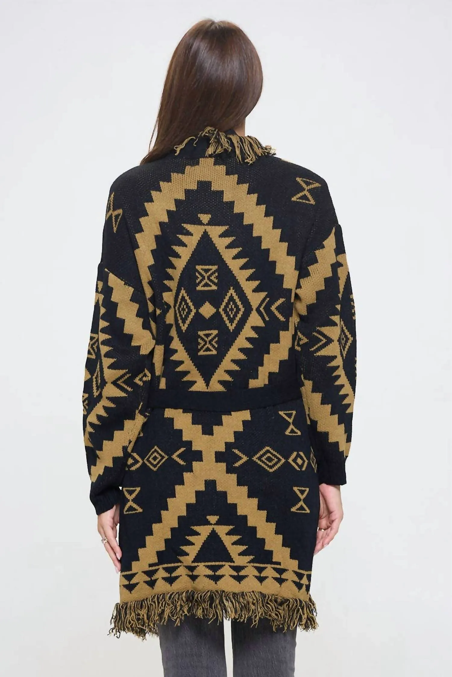 Cardigan à imprimé tribal avec franges et lien en taupe/noir