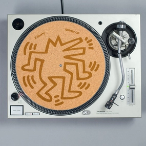 Turntable Lab: Keith Haring Dancin' Cork Record Mat (Deadstock Find) hi-fi DAC amp combo,hi-fi speaker impedance matcher,hi-fi RCA switch