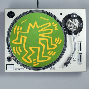 Turntable Lab: Keith Haring Dancin' Reversible Record Mat - Green / Blue hi-fi DAC amp combo,hi-fi speaker impedance matcher,hi-fi RCA switch