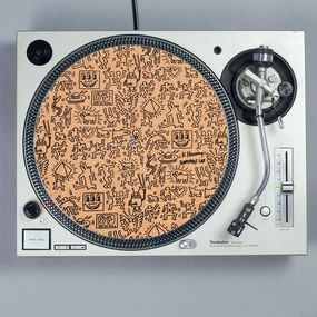 Turntable Lab: Keith Haring Pattern Cork Record Mat hi-fi DAC amp combo,hi-fi speaker impedance matcher,hi-fi RCA switch