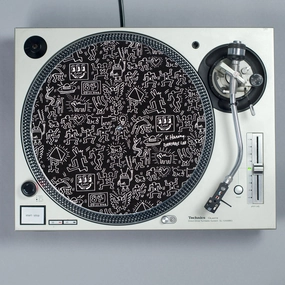 Turntable Lab: Keith Haring Pattern Record Mat - Black hi-fi DAC amp combo,hi-fi speaker impedance matcher,hi-fi RCA switch