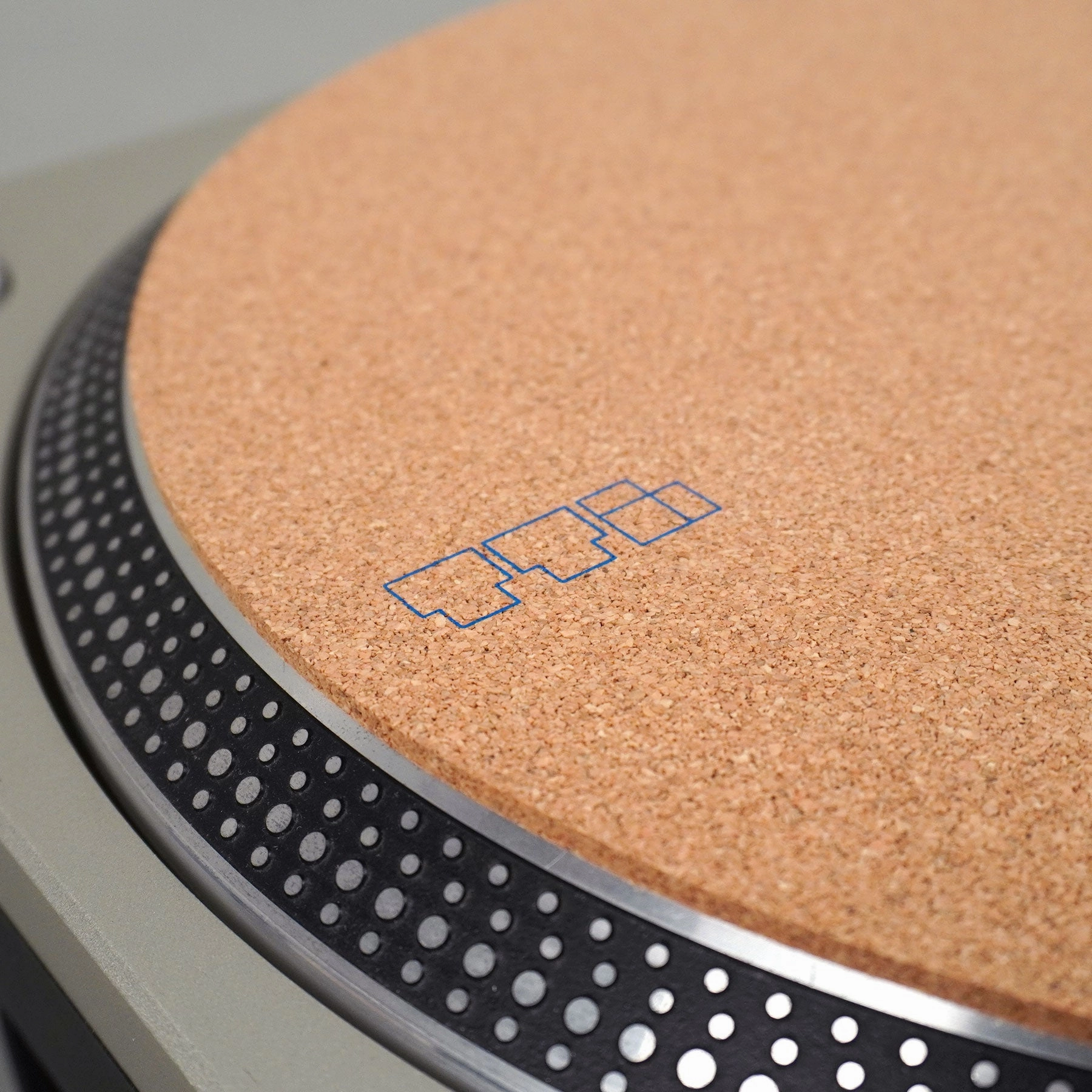 Turntable Lab: MMF 1.5.ttl Cork Record Mat