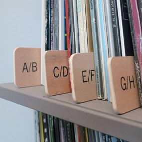 Turntable Lab: Wooden LP Dividers For Vinyl Records - Alpha hi-fi DAC amp combo,hi-fi speaker impedance matcher,hi-fi RCA switch