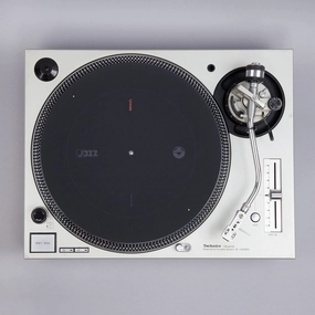 Turntable Lab x WRWTFWW: Jazz Suzuki Record Mat hi-fi DAC amp combo,hi-fi speaker impedance matcher,hi-fi RCA switch