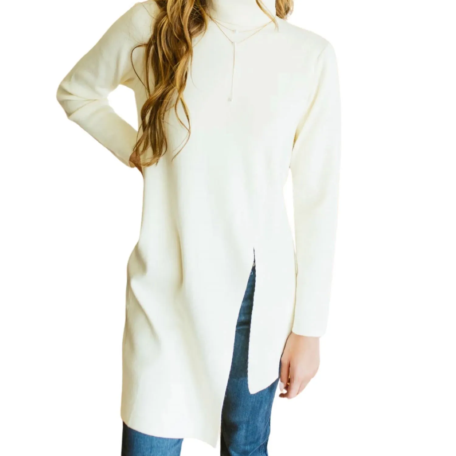 Tunique en pull à col roulé couleur crème