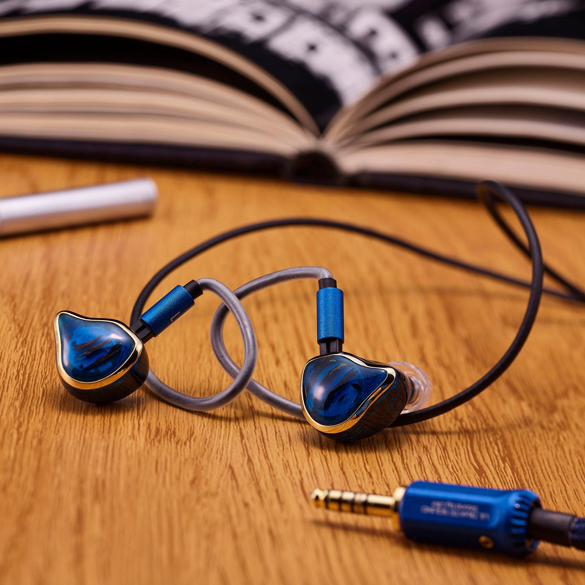 Unique Melody MEST MKIII CF Blue Universal In-Ear Monitor
