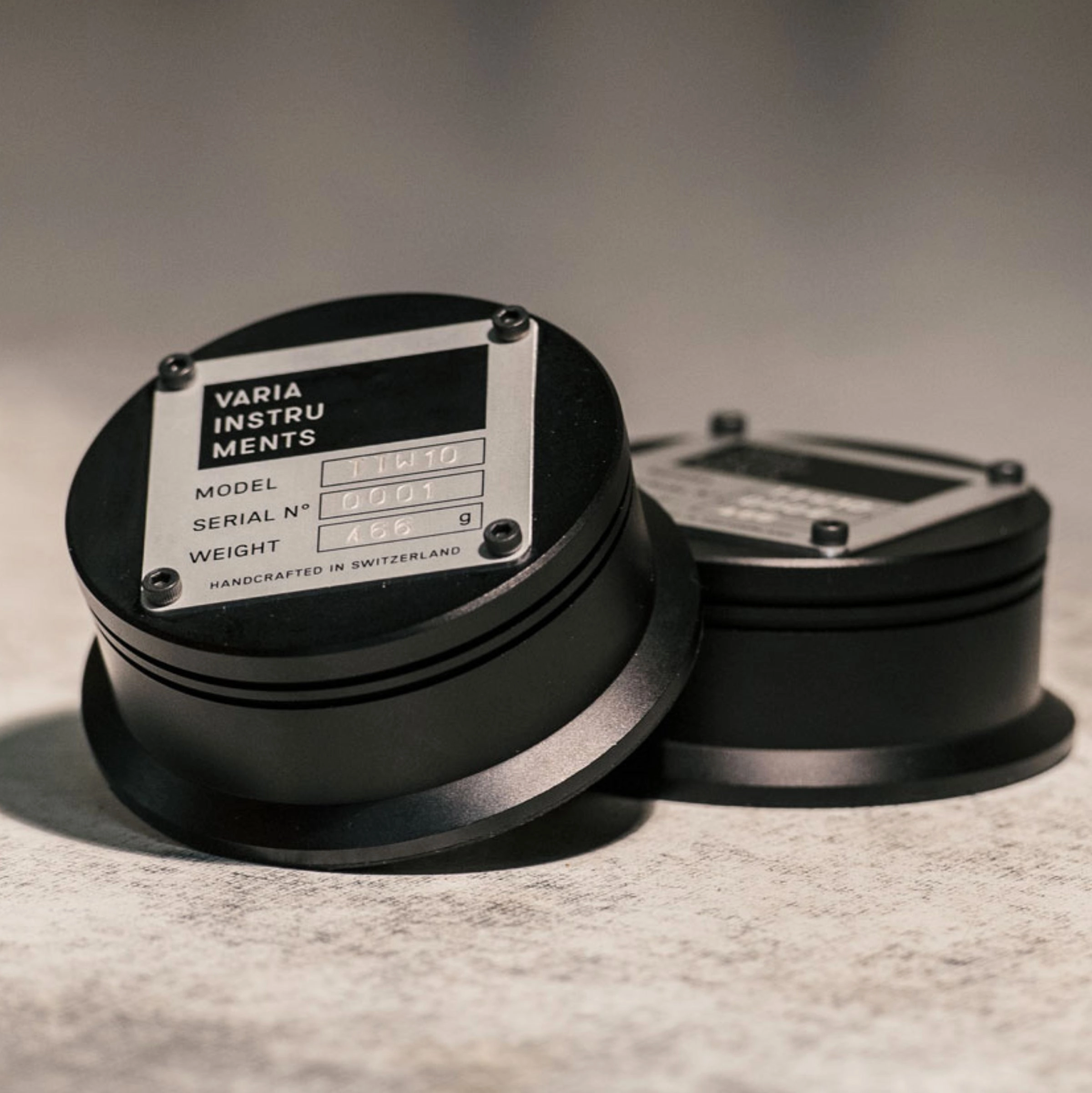 Varia Instruments: TTW10 Turntable Weight for 12"   7" Records