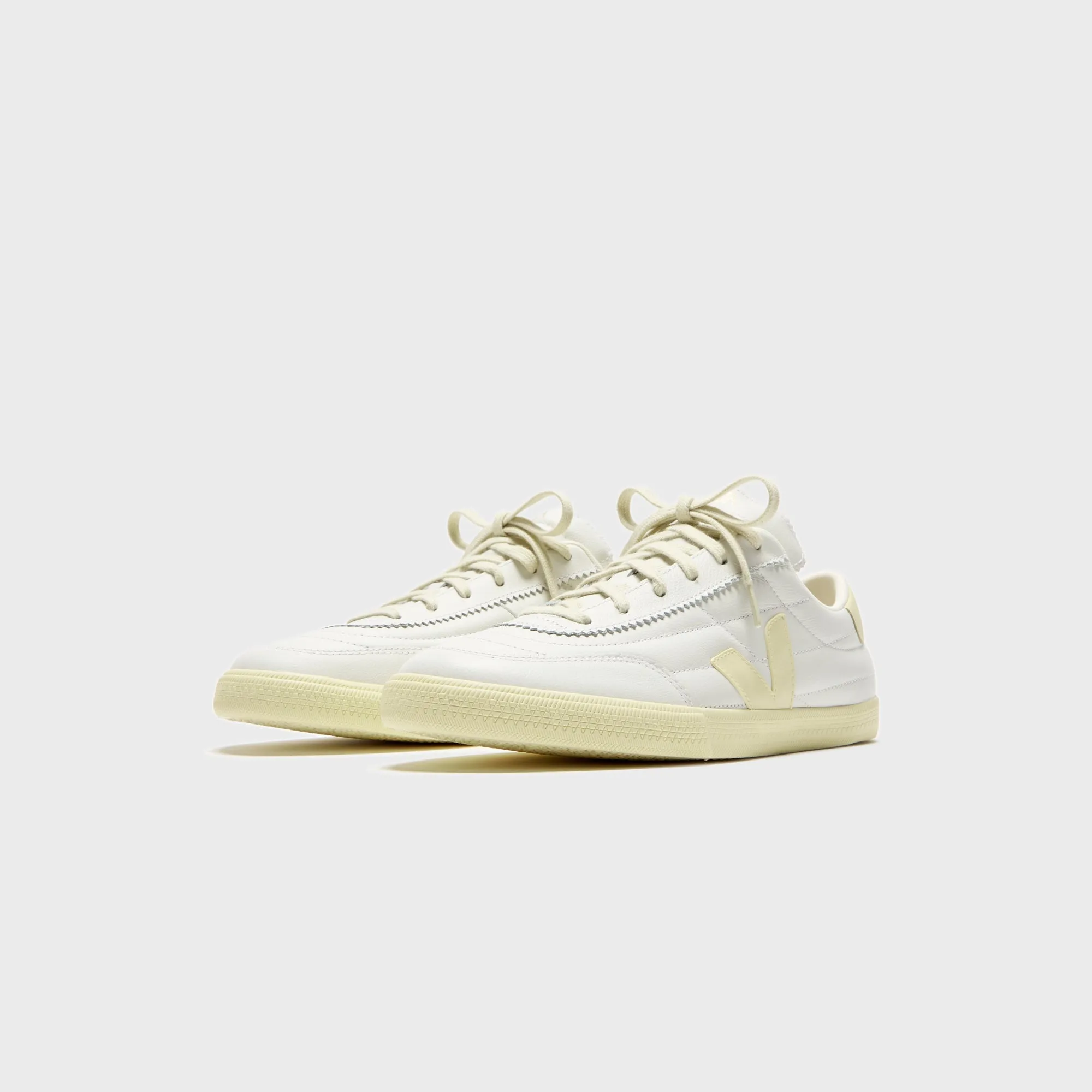 Veja Panenka - White Calcaire Comfortable Faux Newt Artisanal Footwear