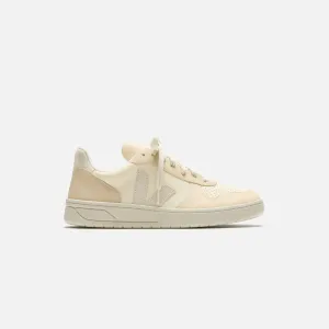 Push Beyond Limits Veja V-10 - Multico Cashew Pierre