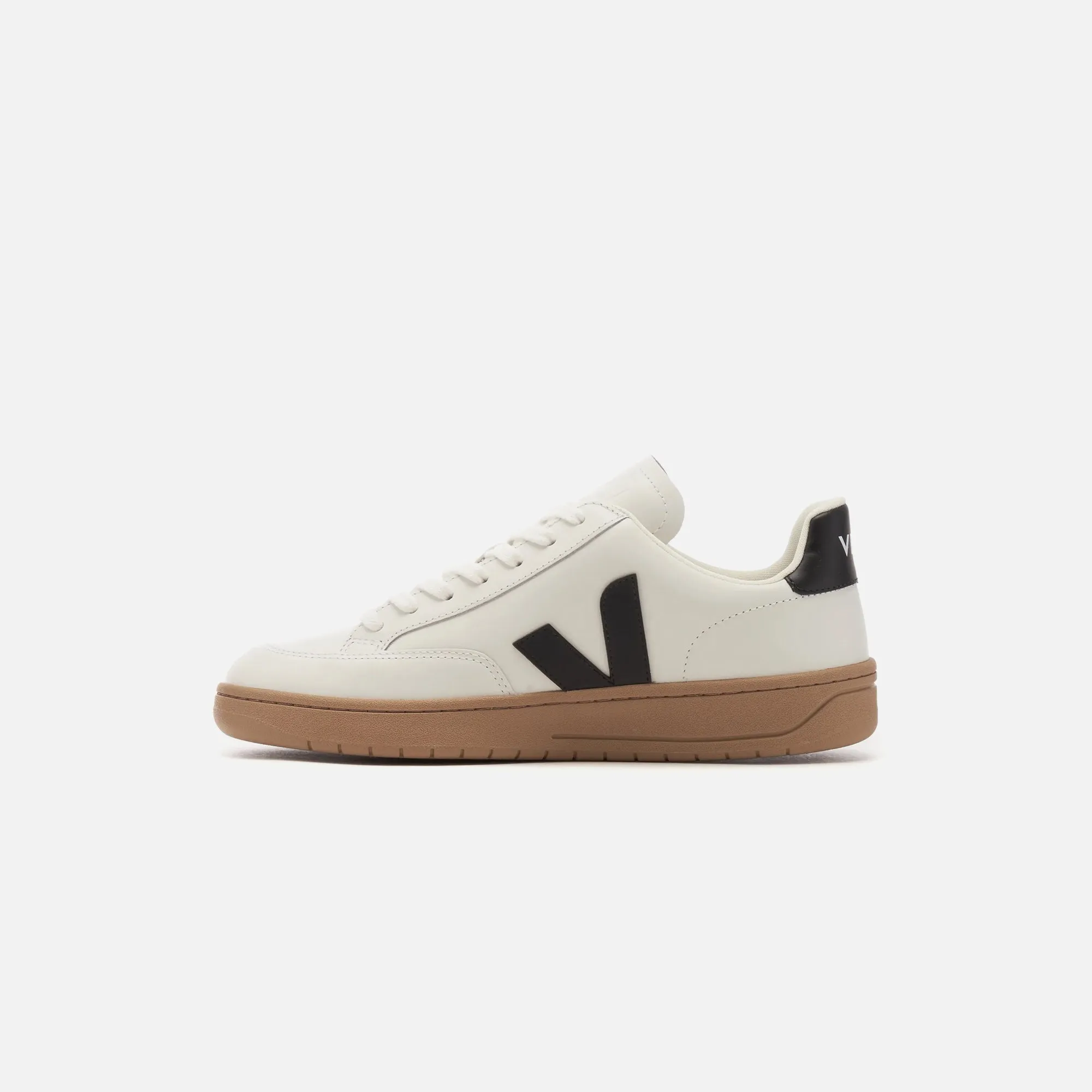 Veja V-12 - Extra White / Black / Dune Comfort Traction