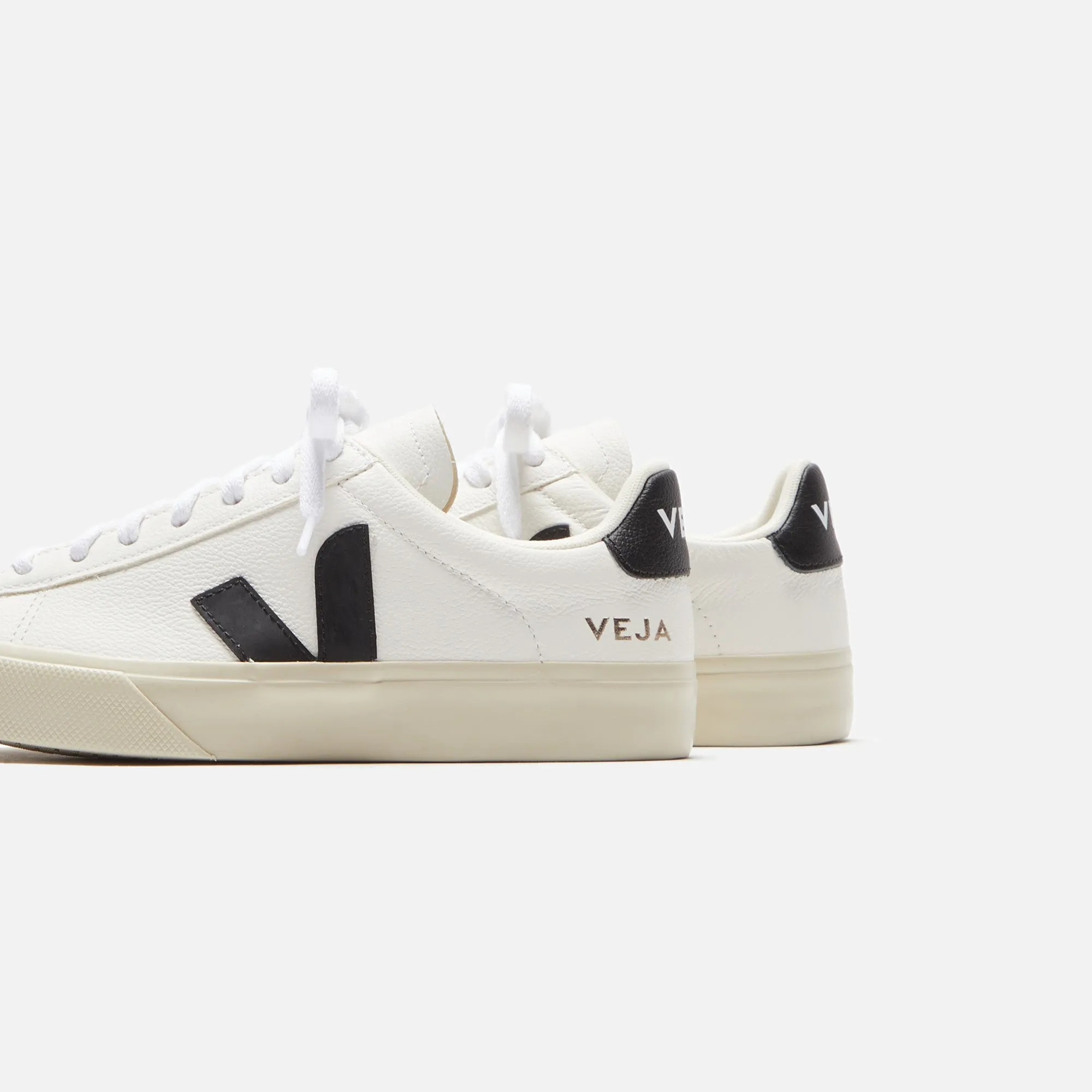 Veja Wmns Campo - Extra White / Black Shock-Resistant System